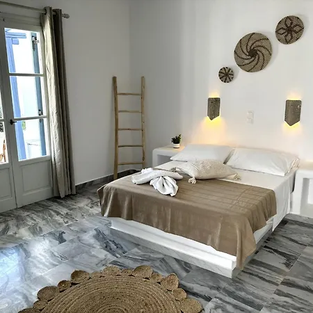 Magginas パロス島